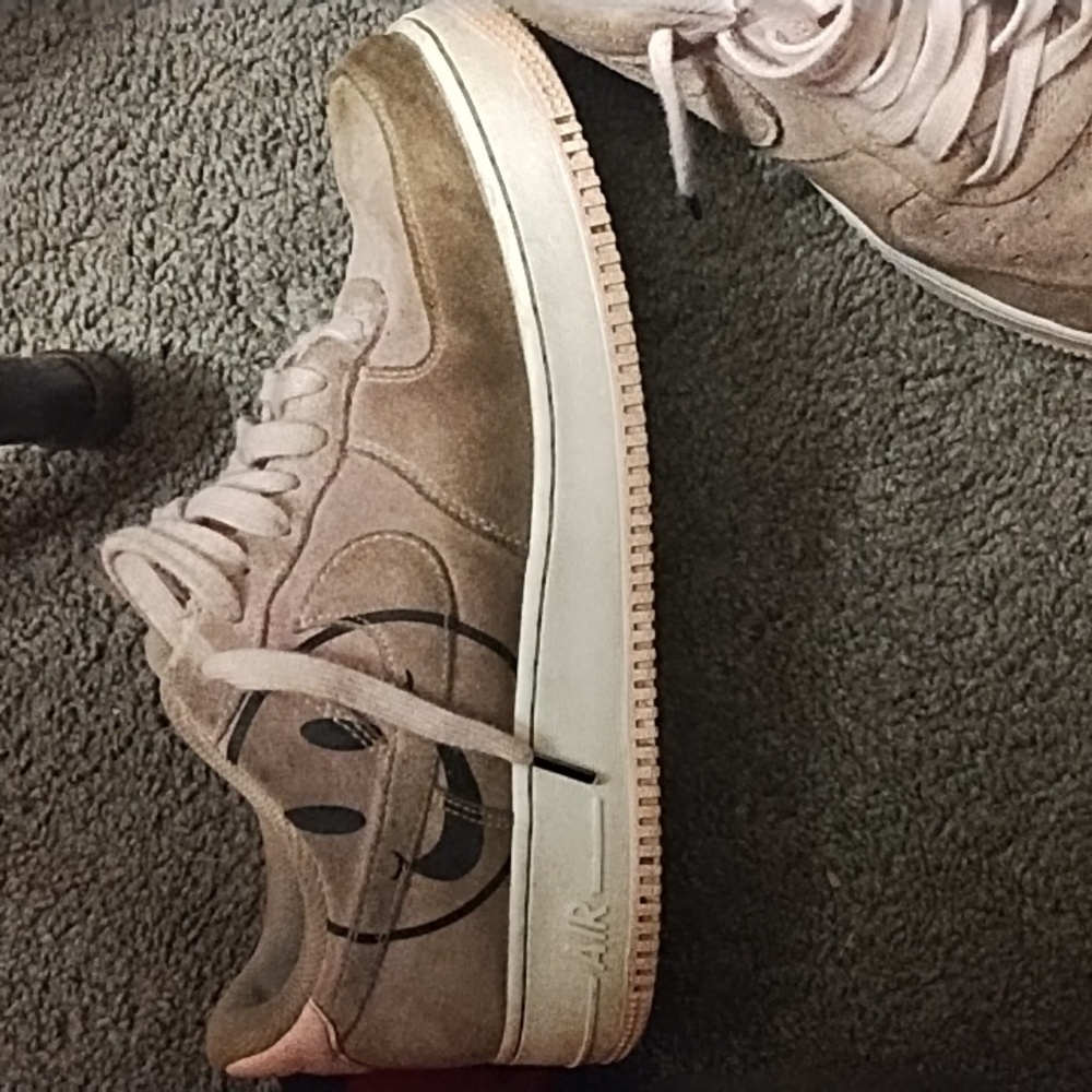Shoes - Picture 2 of 4